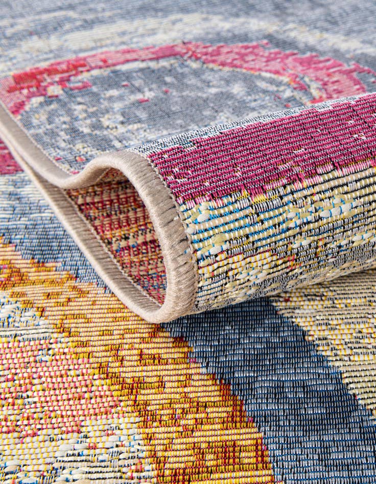 Detail image of 2' x 3' Easy-Clean Modern Indoor / Outdoor Rug