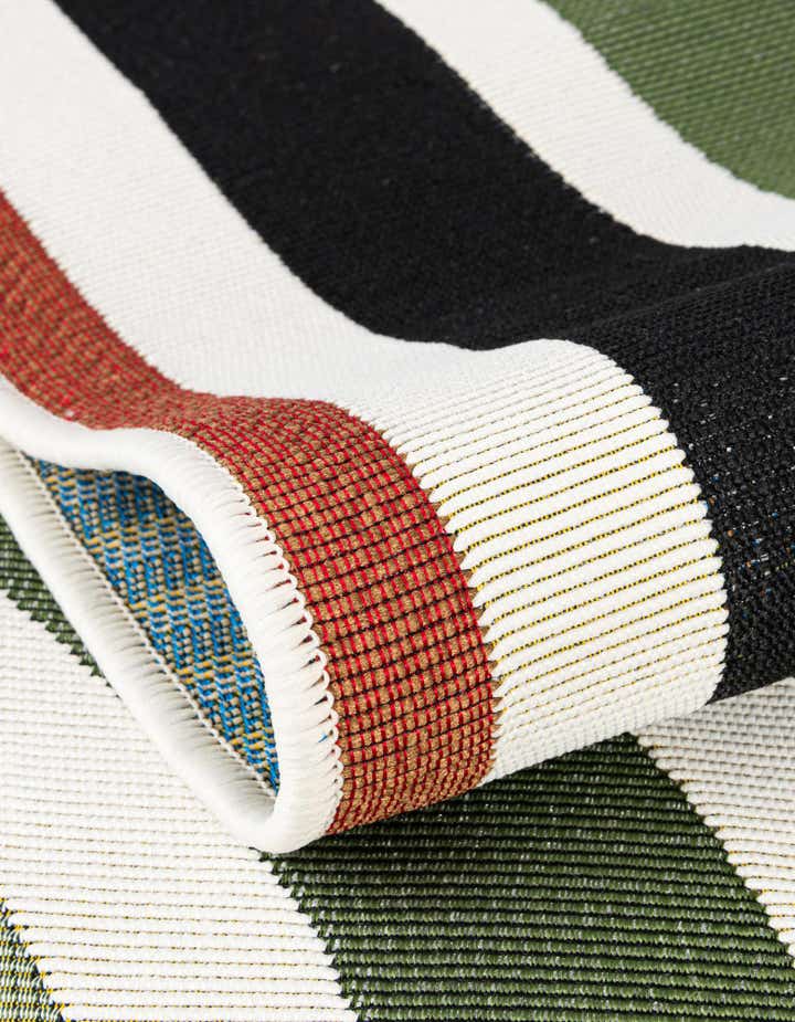 7' 10 x 10' Easy-Clean Modern Indoor / Outdoor Rug