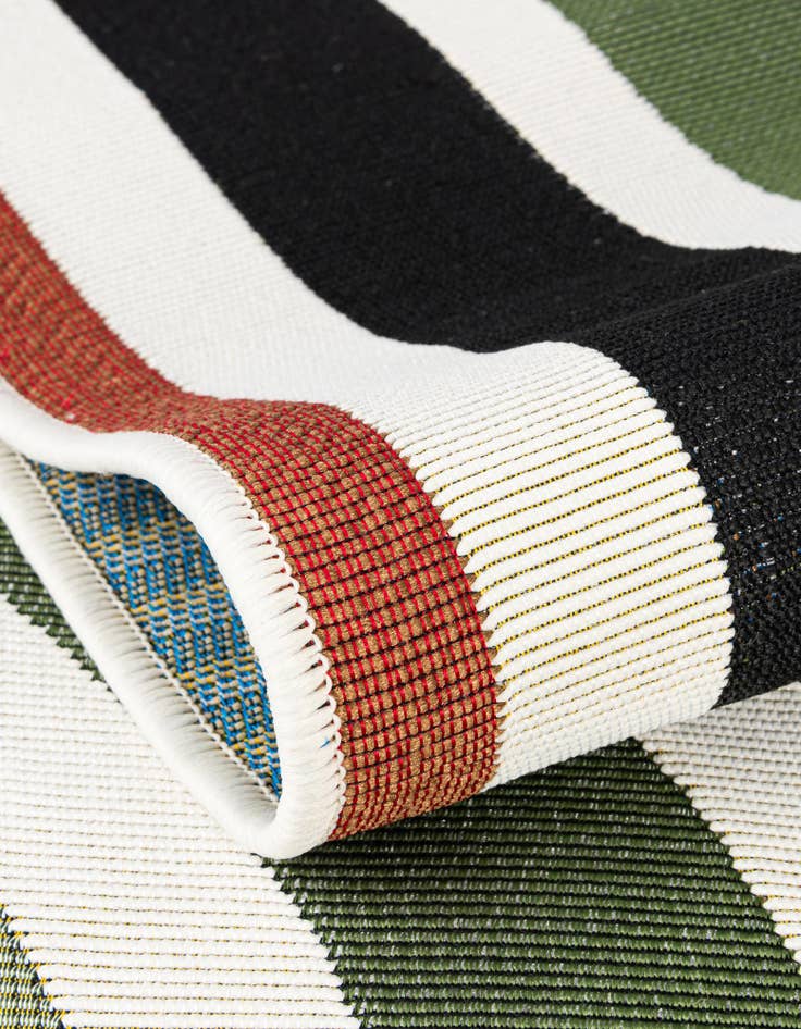 Detail image of 5' x 7' Easy-Clean Modern Indoor / Outdoor Rug