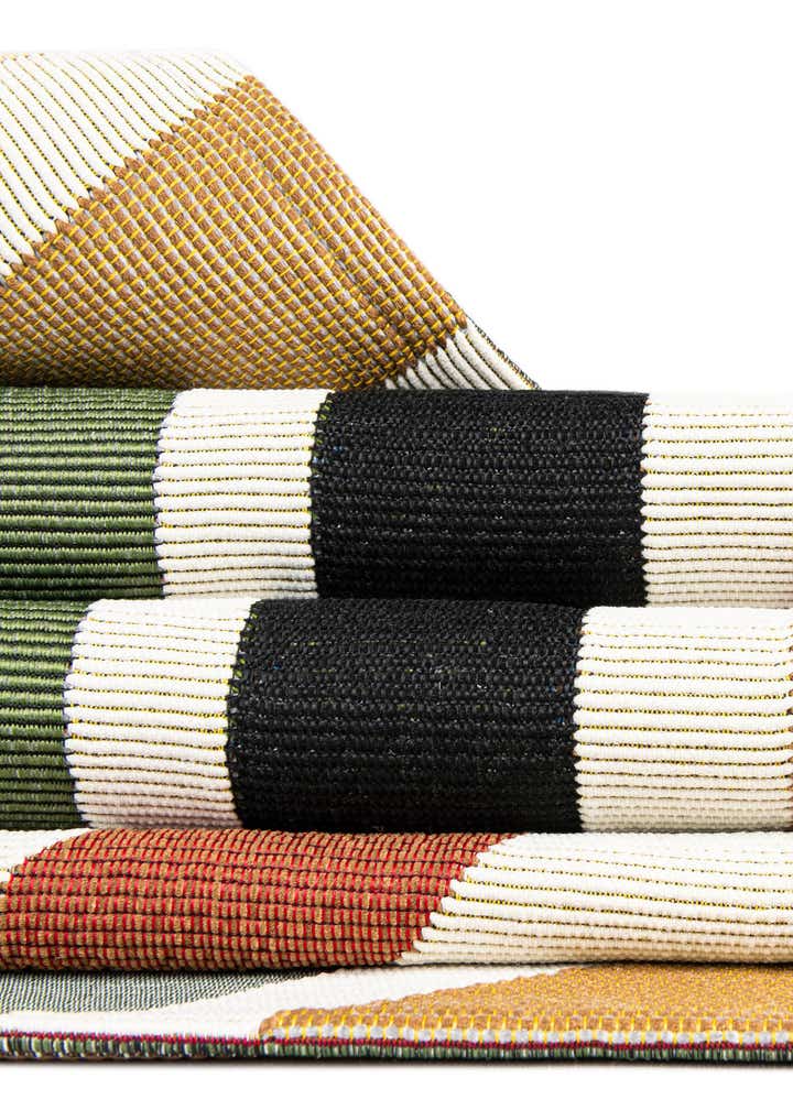 7' 10 x 10' Easy-Clean Modern Indoor / Outdoor Rug