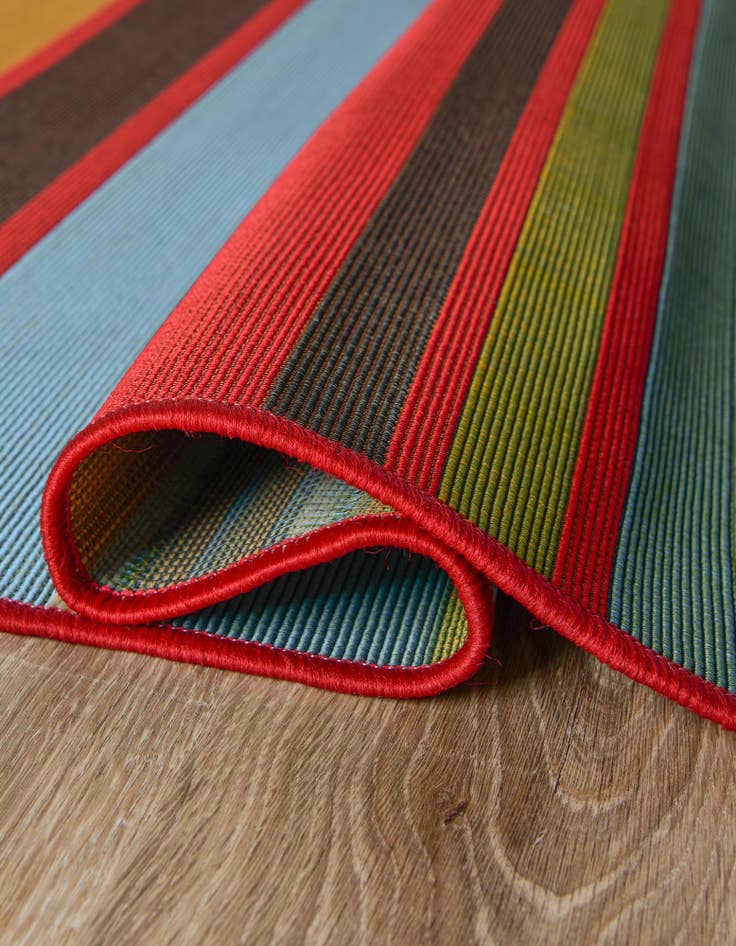 Detail image of 5' 3 x 8' Easy-Clean Modern Indoor / Outdoor Rug