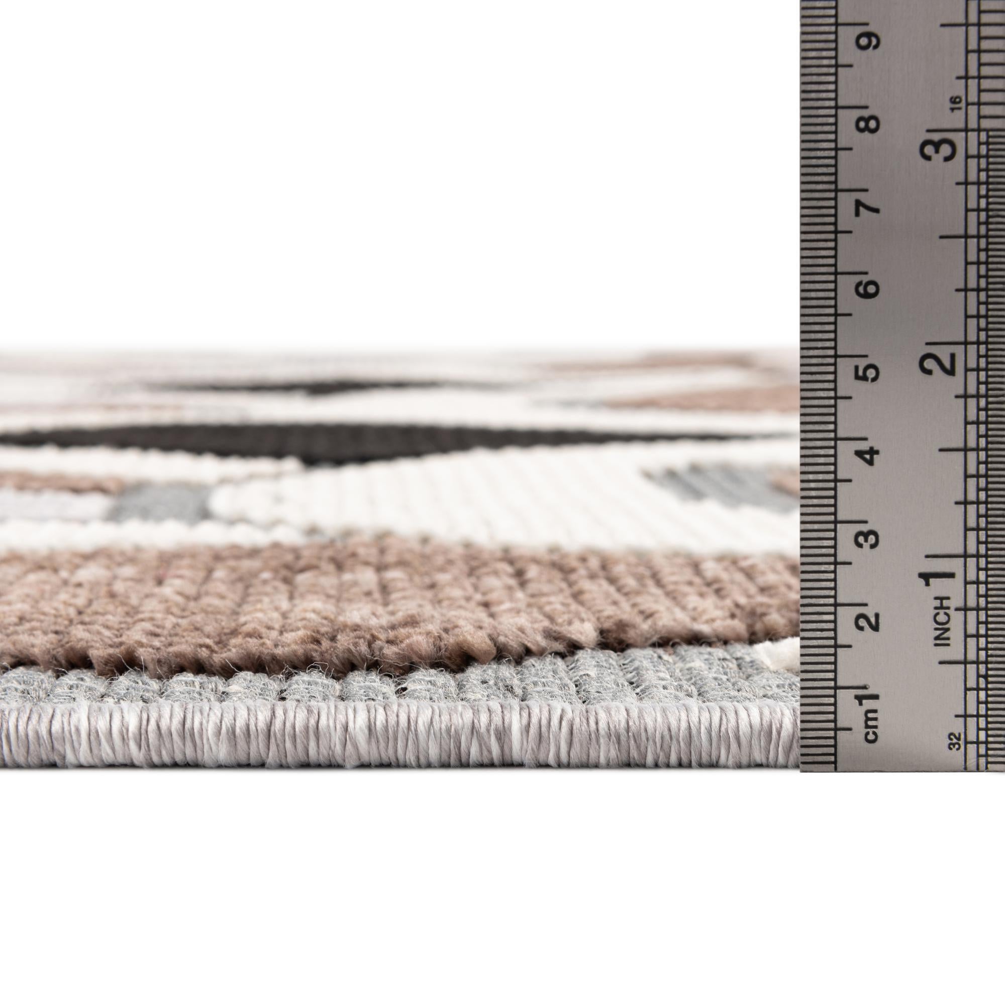 5' x 7' 7 Easy-Clean Indoor / Outdoor Rug