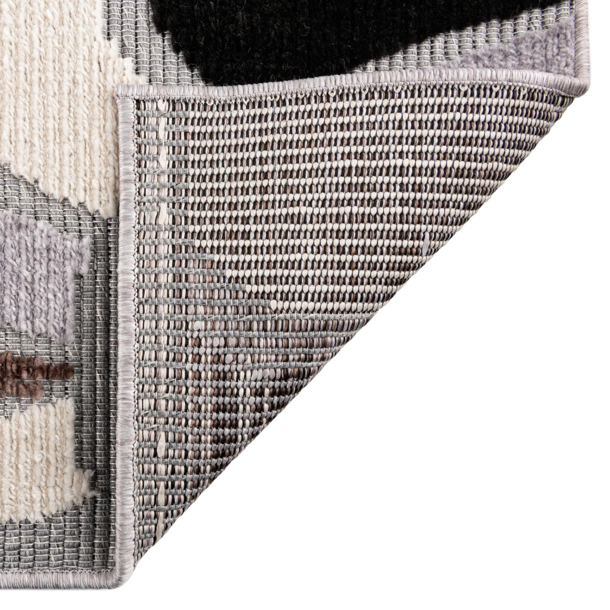 5' x 7' 7 Easy-Clean Indoor / Outdoor Rug