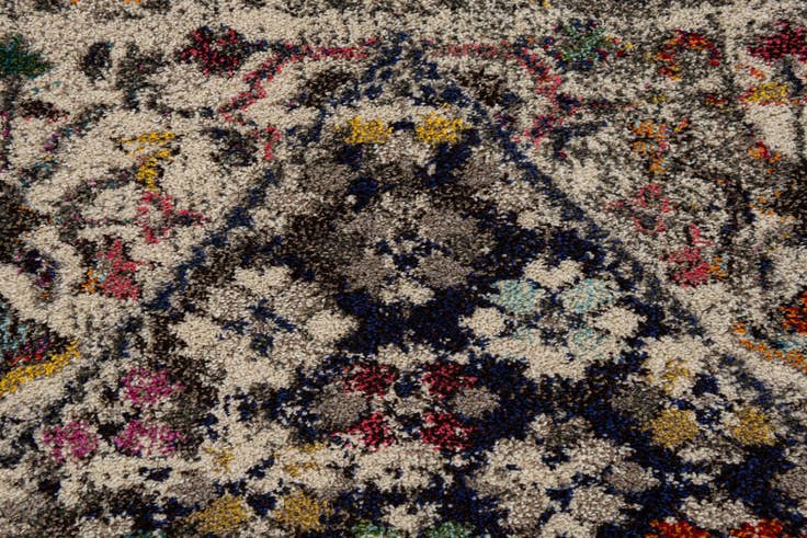 Detail image of 5' 3 x 7' 6 Palazzo Rug