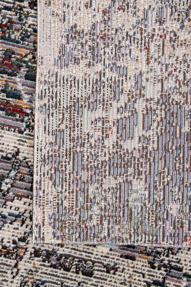 Detail image of 5' 4 x 7' 4 Palazzo Rug