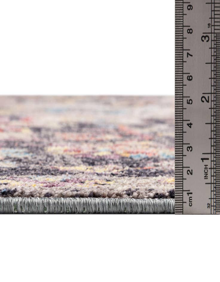 Detail image of 5' x 7' 7 Prism Rug