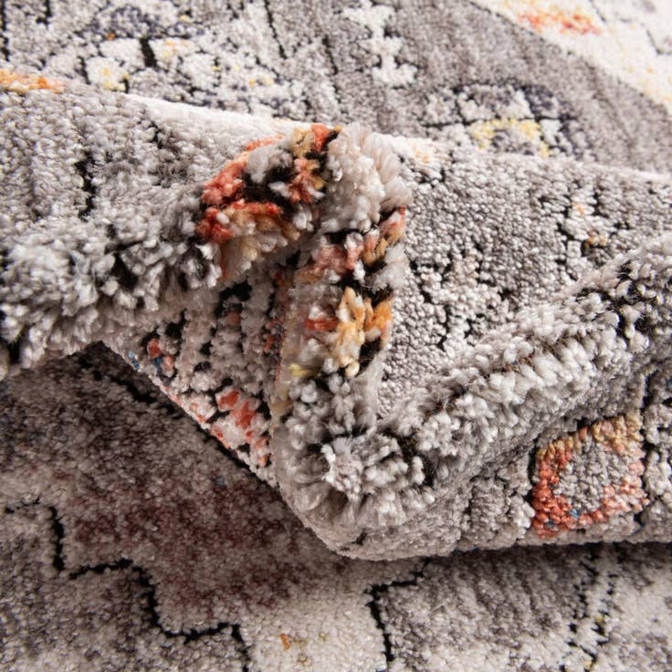 Detail image of 5' x 7' 7 Prism Rug