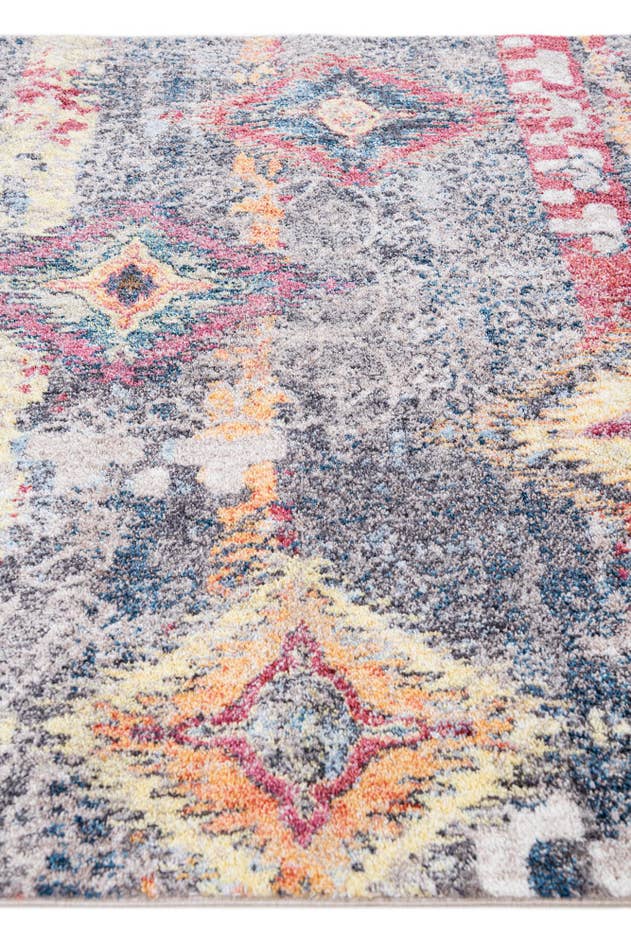 Detail image of 5' 3 x 7' 7 Santa Fe Rug
