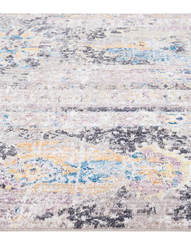 Detail image of 5' 3 x 7' 7 Santa Fe Rug