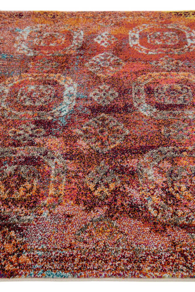 Detail image of 4' 10 x 8' Santa Fe Rug