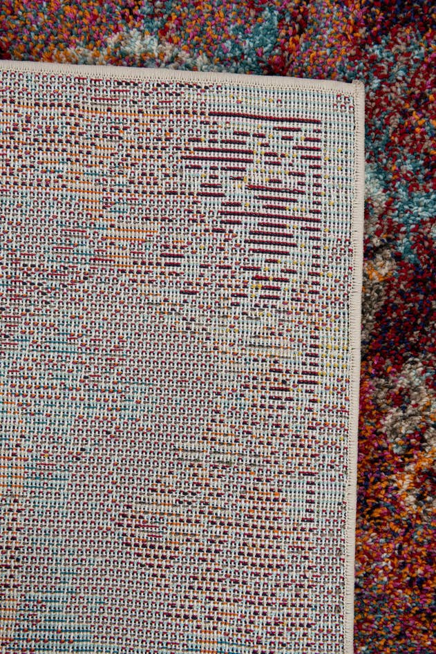 Detail image of 4' 10 x 8' Santa Fe Rug