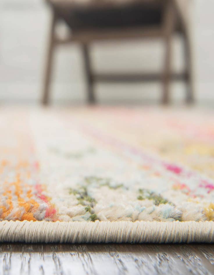 Detail image of 8' x 11'  Washable Santa Fe Rug