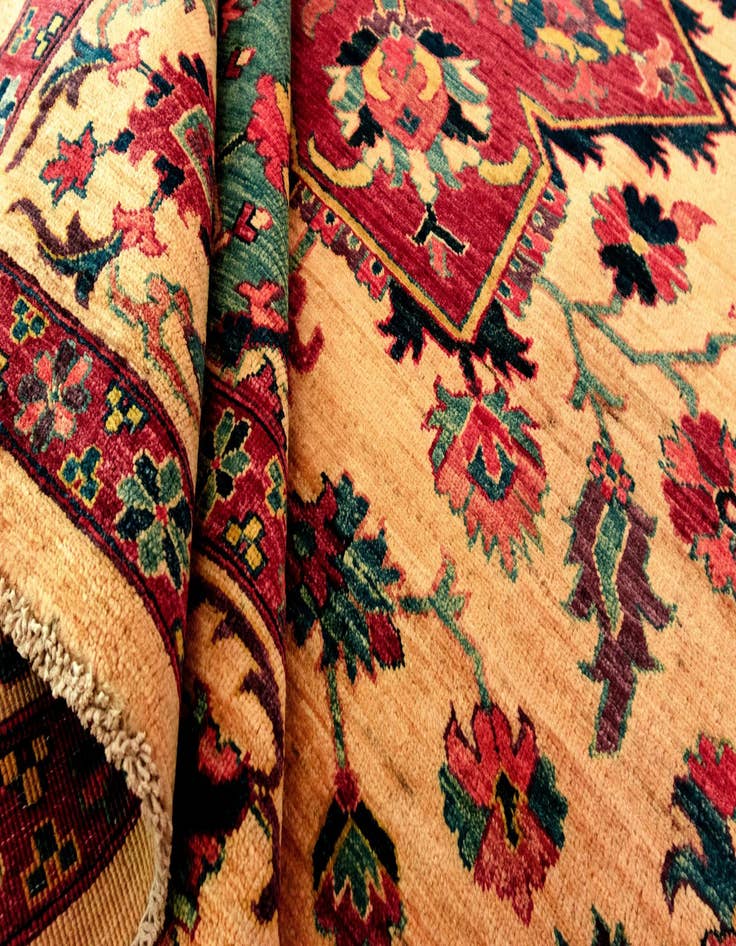 Detail image of 7' 4 x 9' 4 Sara Wool Rug