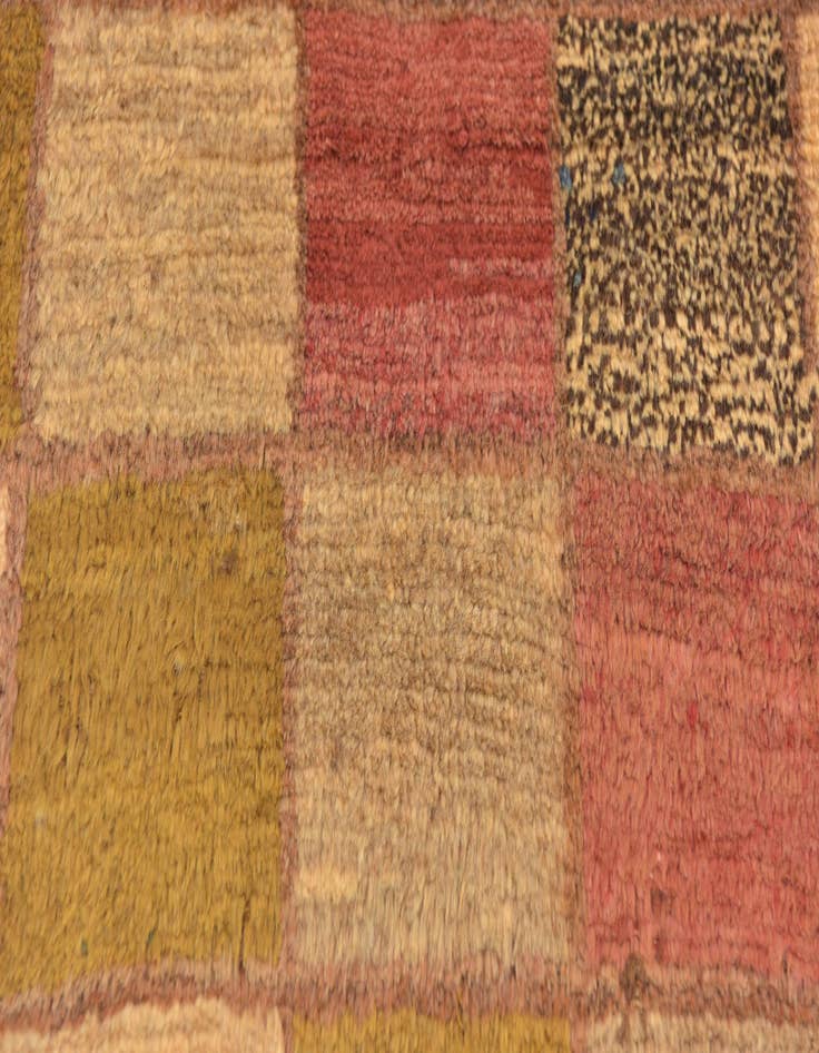 Detail image of 3' 5 x 4' 10  Hand Knotted Shiraz-Gabbeh Persian Wool Rug