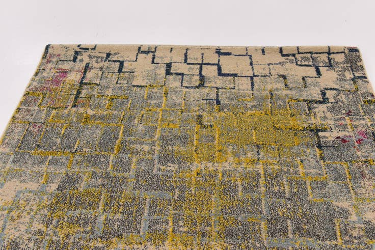 Detail image of 5' 3 x 7' 6 Spectrum Rug