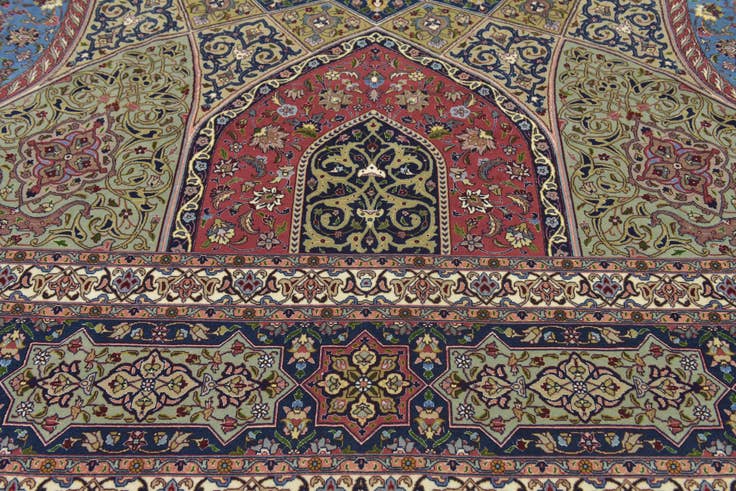 Detail image of 9' 9 x 13' Hand Knotted Tabriz Persian Rug