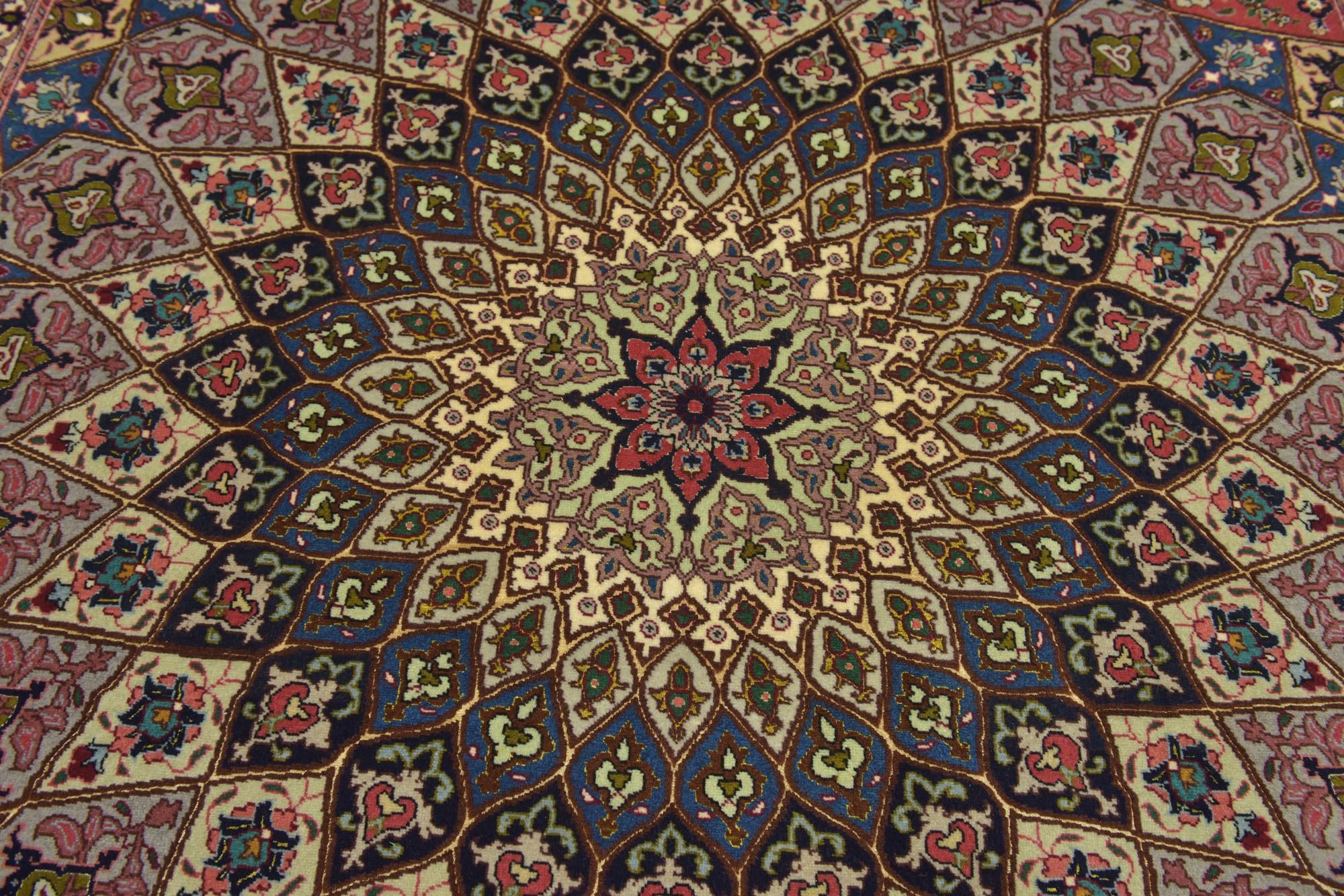 5' 5 x 8' Hand Knotted Tabriz Persian Rug