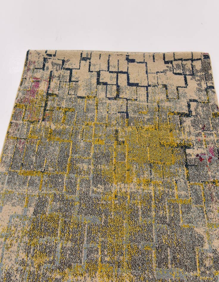 Detail image of 5' 3 x 7' 6 Theia Rug