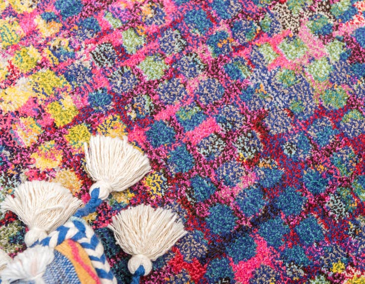 Detail image of 5' x 8' Washable Theia Rug
