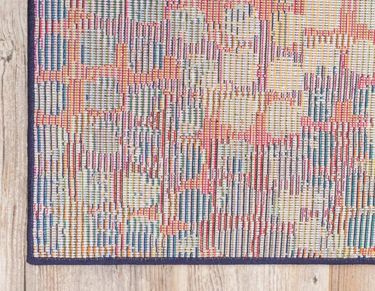Detail image of 5' x 8' Washable Theia Rug