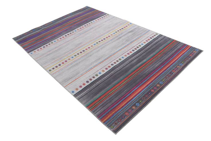 Detail image of 5' x 7' 5 Washable Timeless Rug