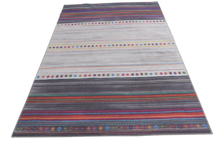 Detail image of 5' x 7' 5 Washable Timeless Rug