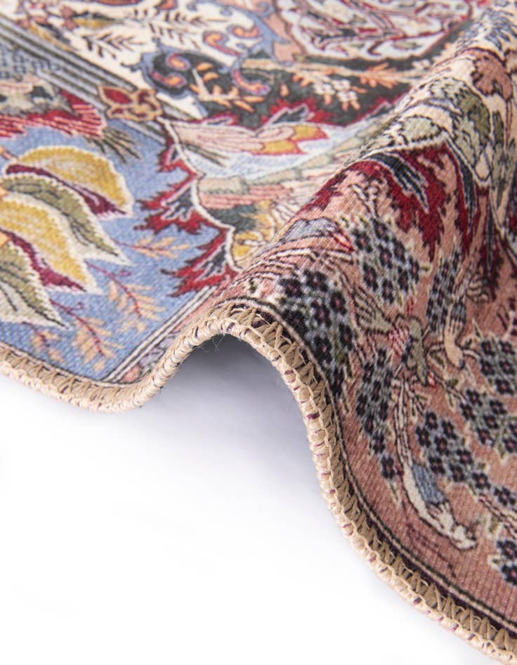 Detail image of 5' 1 x 8' Washable Timeless Rug