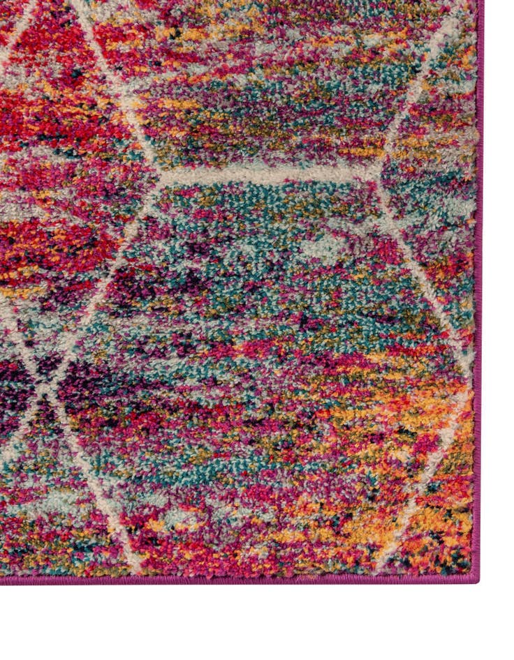 Detail image of 5' 3 x 8' Trellis Frieze Rug