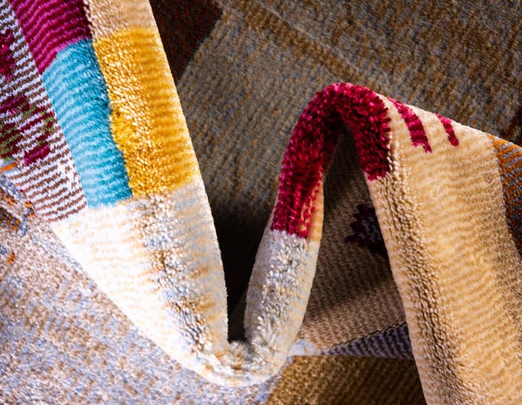 Detail image of 8' 2 x 10' Tribe Rug