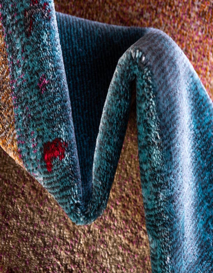 Detail image of 2' 2 x 3' Tribe Rug