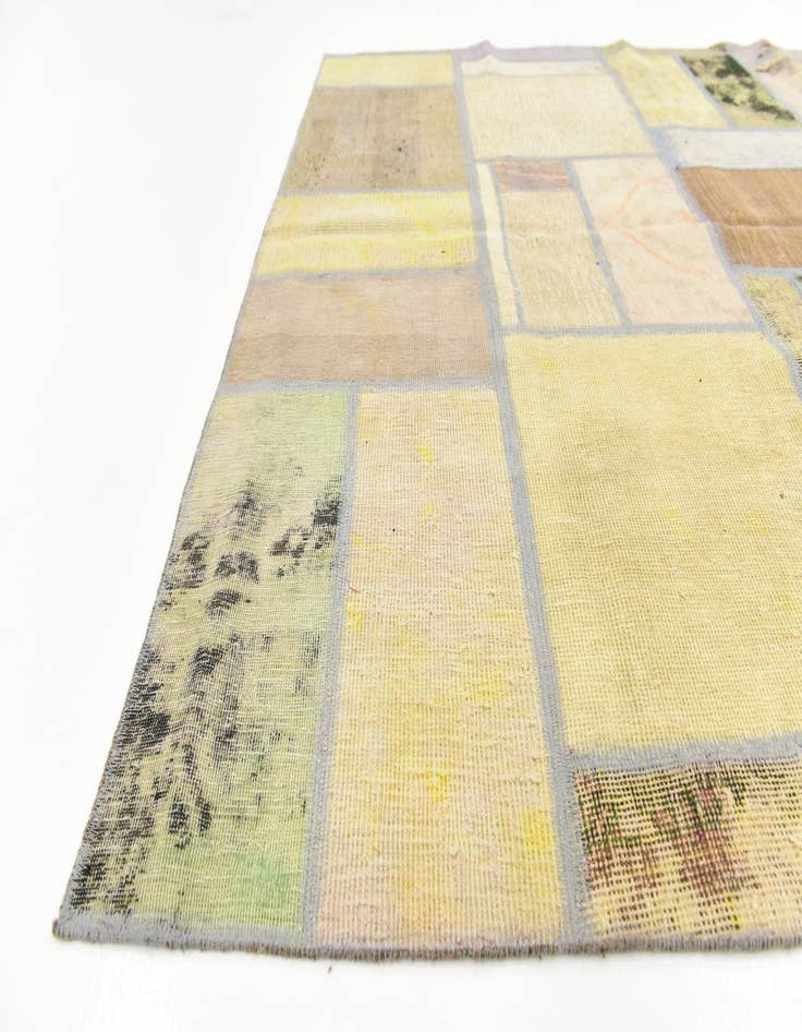 Detail image of 5' 9 x 7' 10  Hand Knotted Ultra Vintage Persian Wool Rug