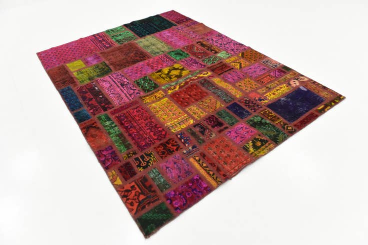 Detail image of 5' 9 x 7' 8 Hand Knotted Ultra Vintage Persian Wool Rug