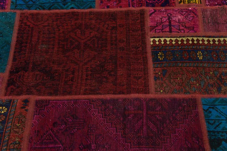 Detail image of 5' 6 x 7' 7 Hand Knotted Ultra Vintage Persian Wool Rug