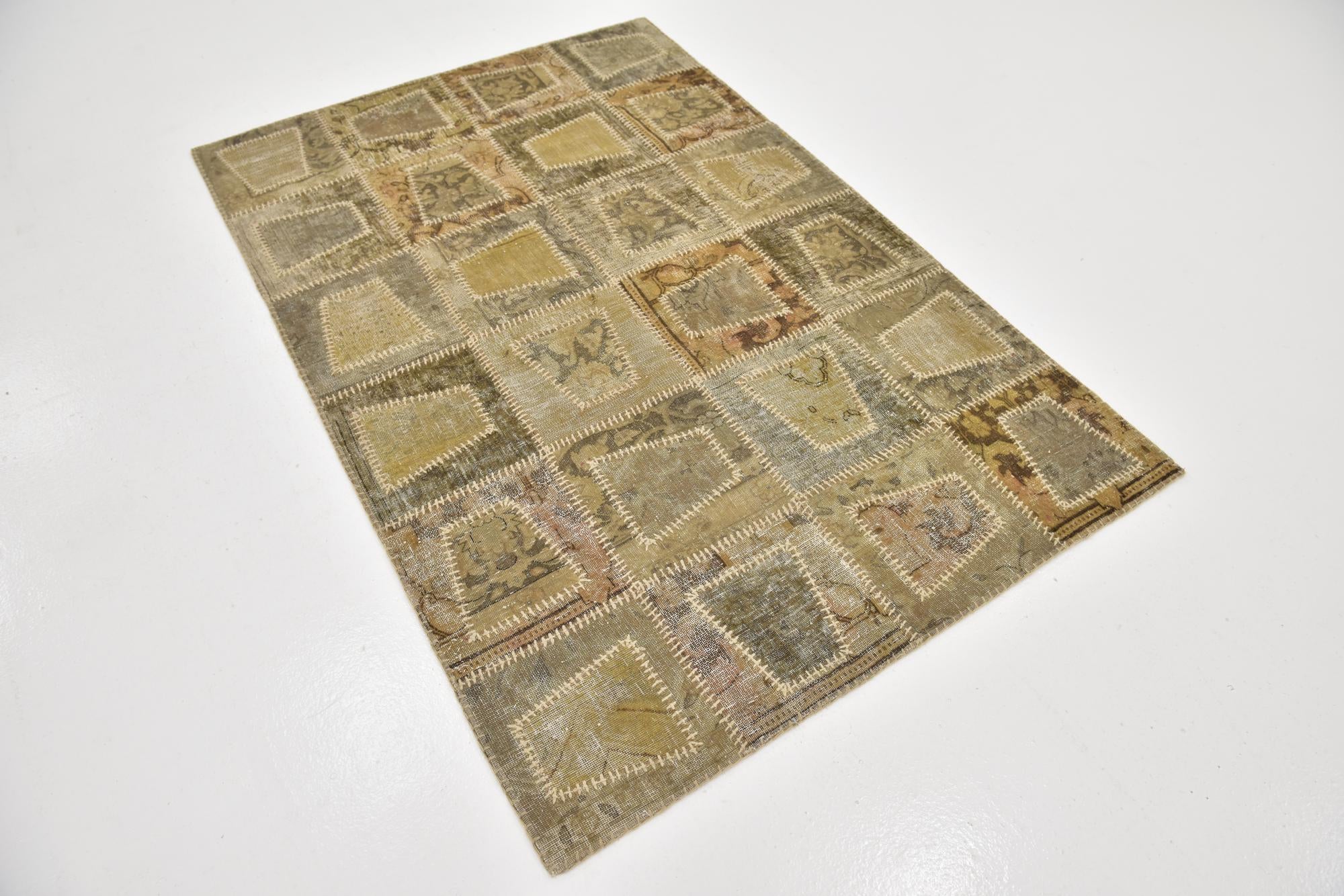 4' x 6' Hand Knotted Ultra Vintage Persian Wool Rug