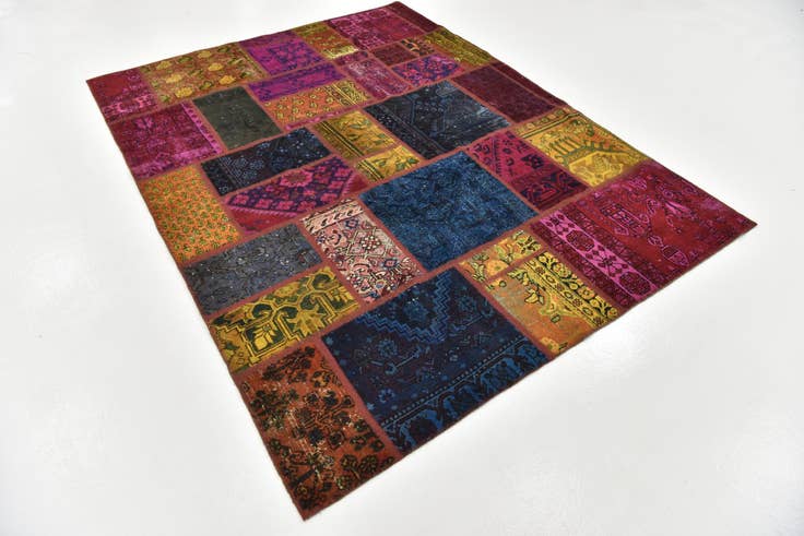 Detail image of 5' 10 x 7' 8 Hand Knotted Ultra Vintage Persian Wool Rug