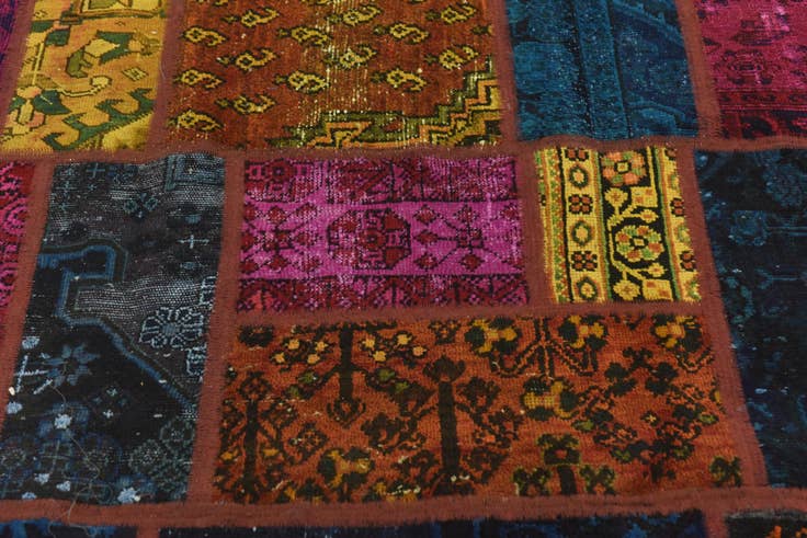 Detail image of 5' 6 x 7' 8 Hand Knotted Ultra Vintage Persian Wool Rug