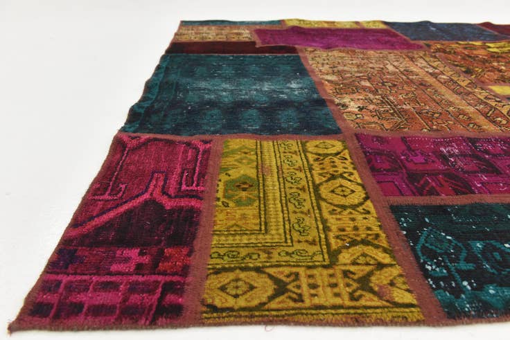 Detail image of 5' 6 x 7' 8 Hand Knotted Ultra Vintage Persian Wool Rug