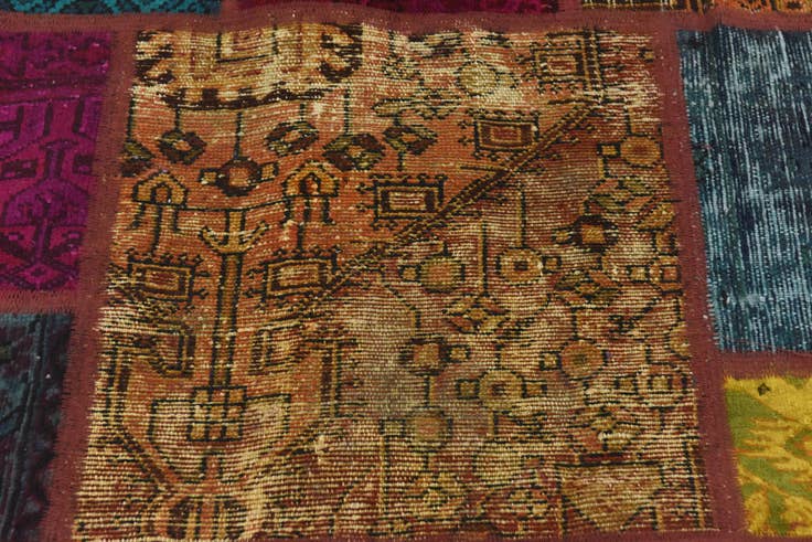 Detail image of 5' 7 x 8' Hand Knotted Ultra Vintage Persian Wool Rug