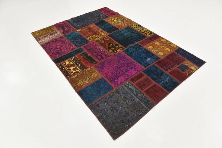 Detail image of 5' 6 x 7' 6 Hand Knotted Ultra Vintage Persian Wool Rug