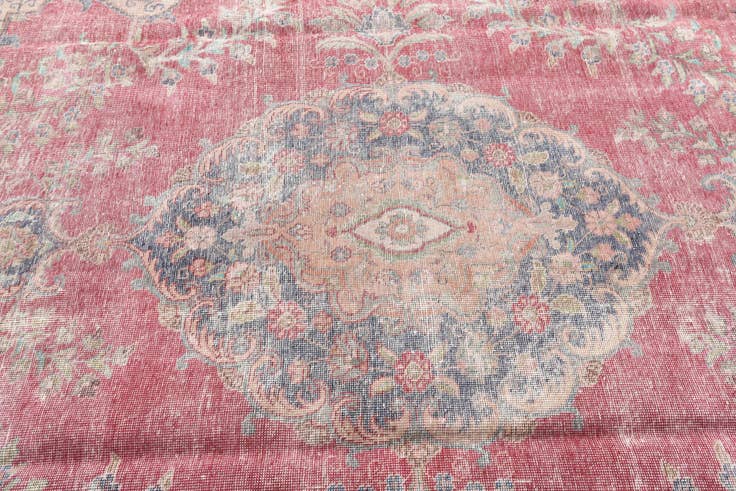 Detail image of 9' 8 x 13' 2 Hand Knotted Ultra Vintage Persian Wool Rug