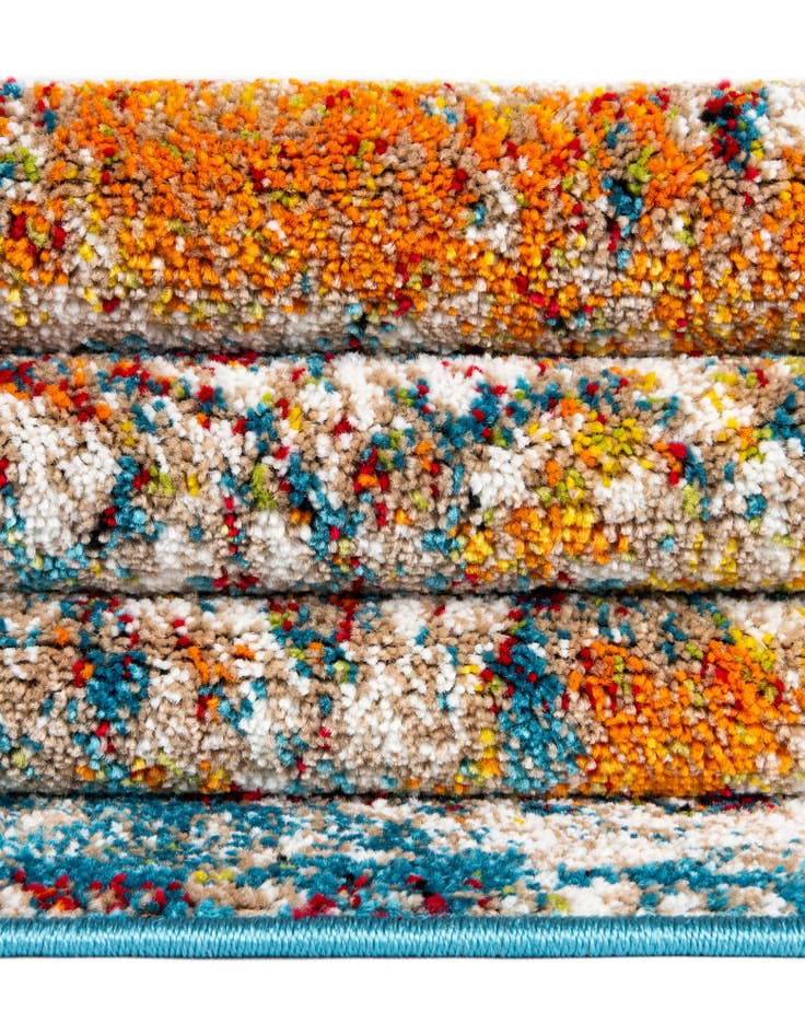 Detail image of 3' 3 x 5' 3 Venice Rug