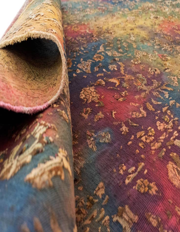 Detail image of 6' 4 x 9' 5 Vintage Royal Wool Rug