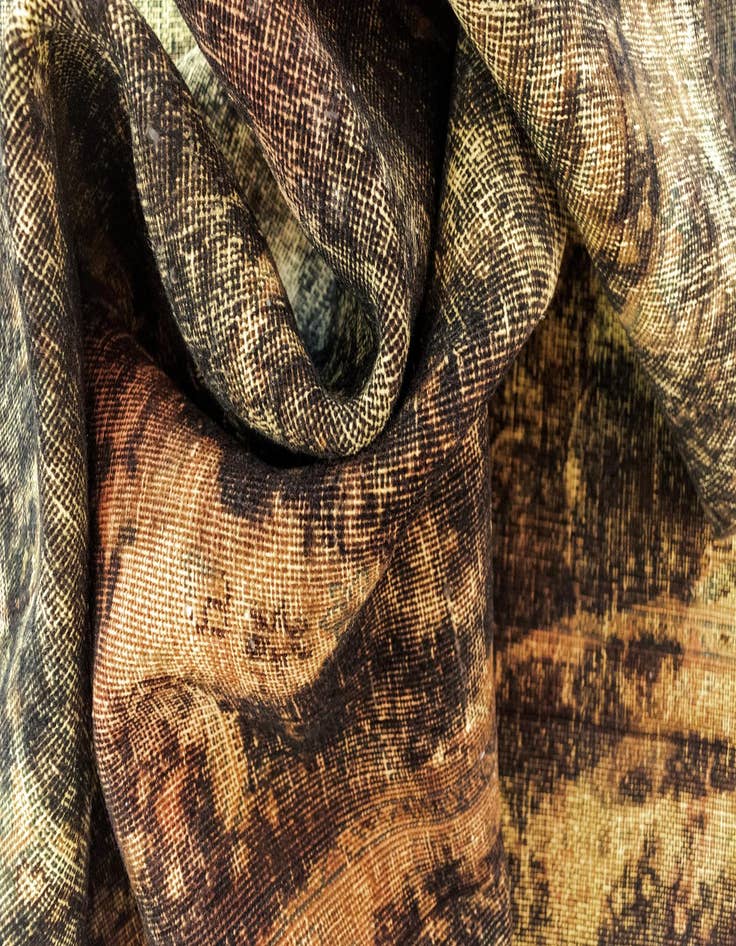 Detail image of 5' 9 x 9' 5 Vintage Royal Wool Rug