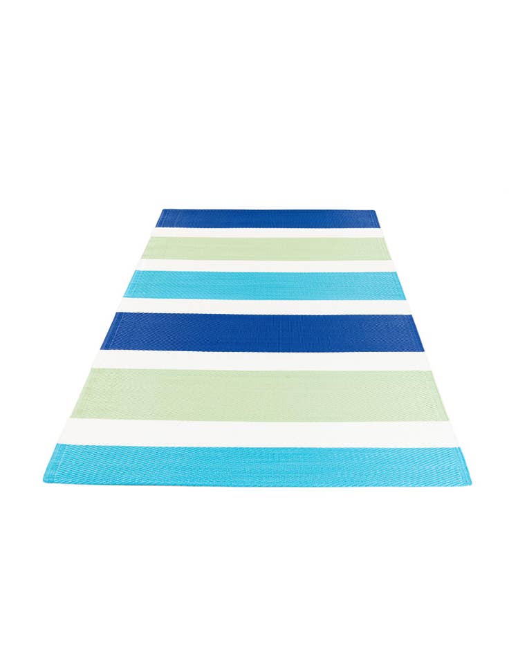 Detail image of 4' x 6' Easy-Clean Vista Breeze Indoor / Outdoor Rug
