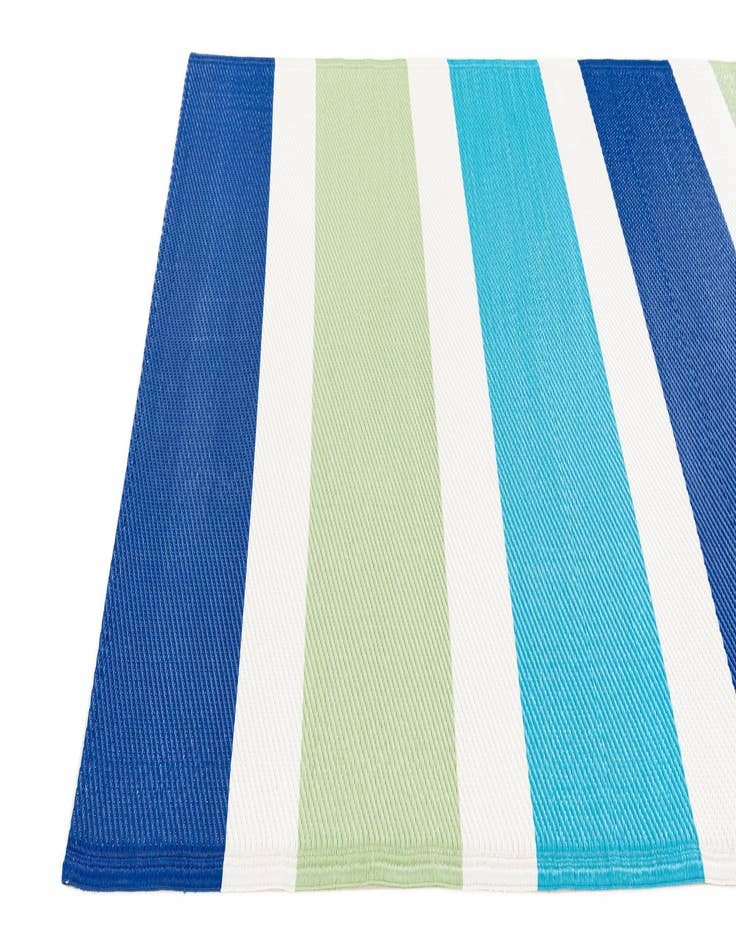 Detail image of 4' x 6' Easy-Clean Vista Breeze Indoor / Outdoor Rug