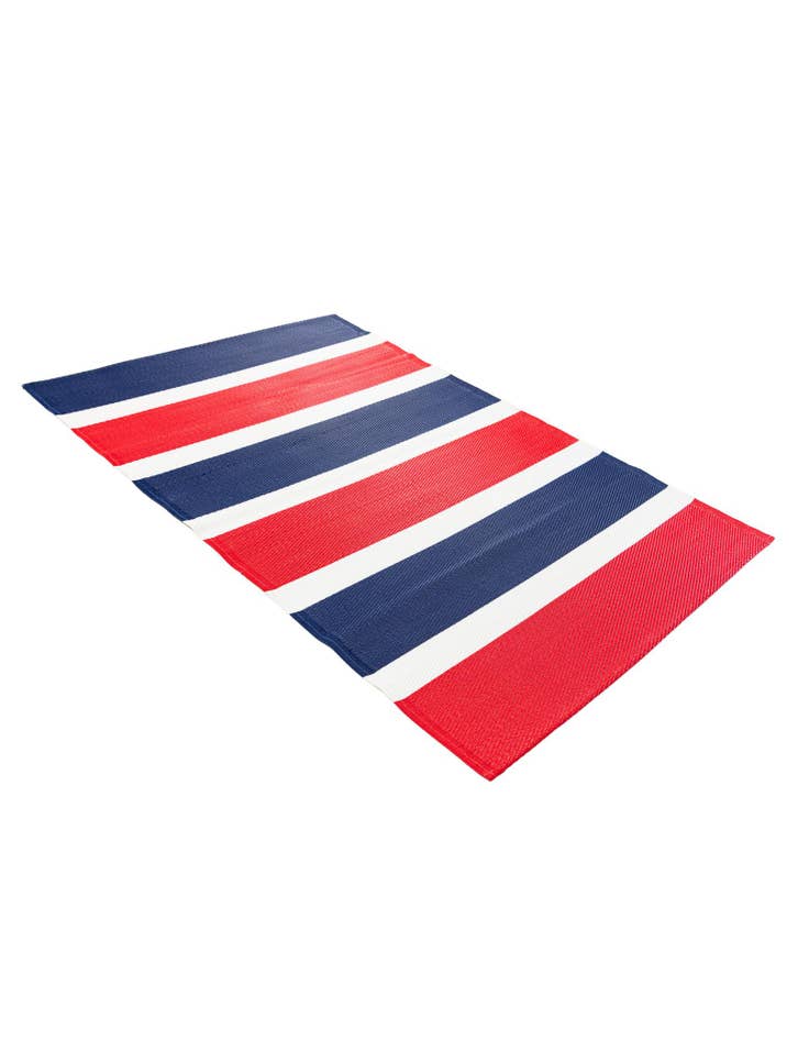 Detail image of 4' x 6' Easy-Clean Vista Breeze Indoor / Outdoor Rug