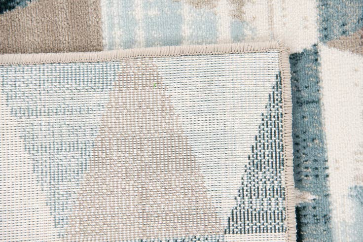 Detail image of 5' x 7' 6 Vivid Rug