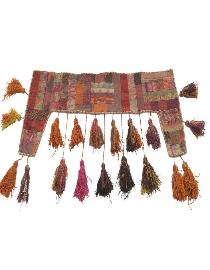 Detail image of 1' 9 x 4' 6  Hand Woven Wall Art Wool Rug