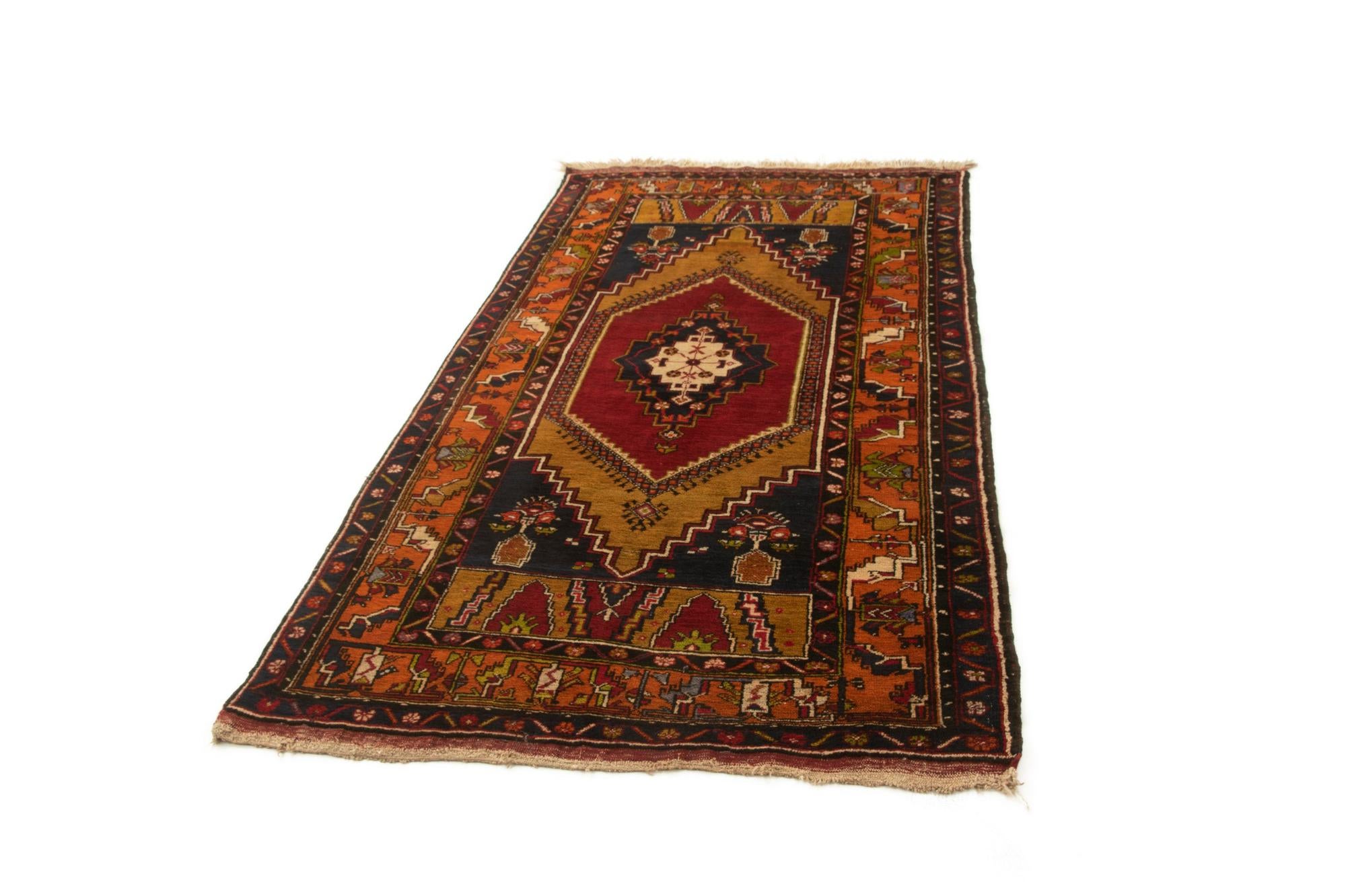 4' 2 x 8' Hand Knotted Yuruk Rug