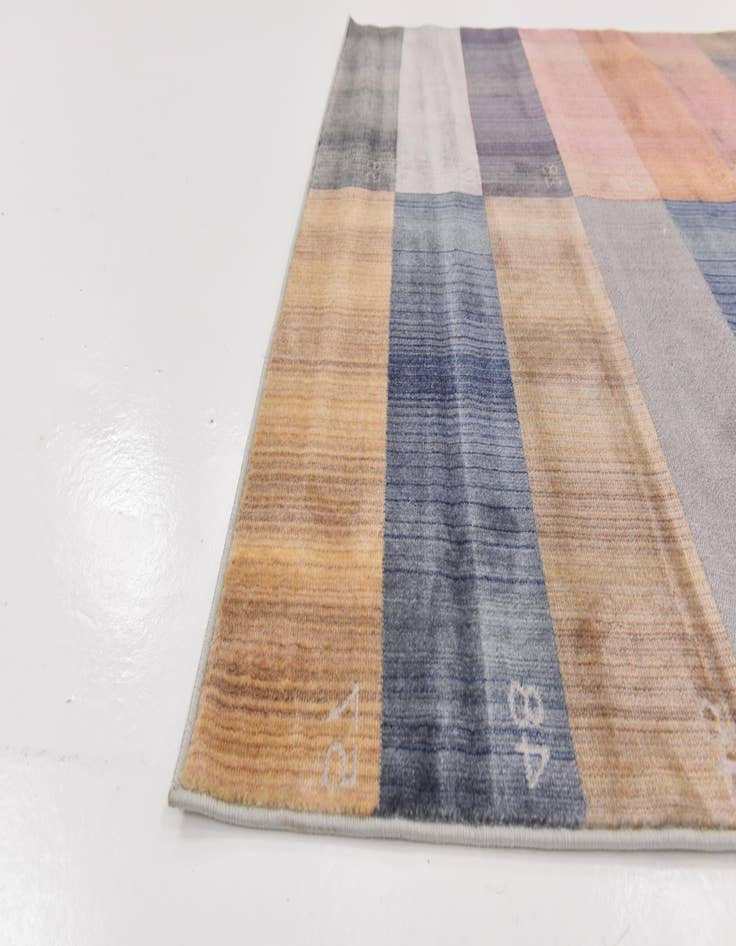 Detail image of 5' x 7' Zoey Rug